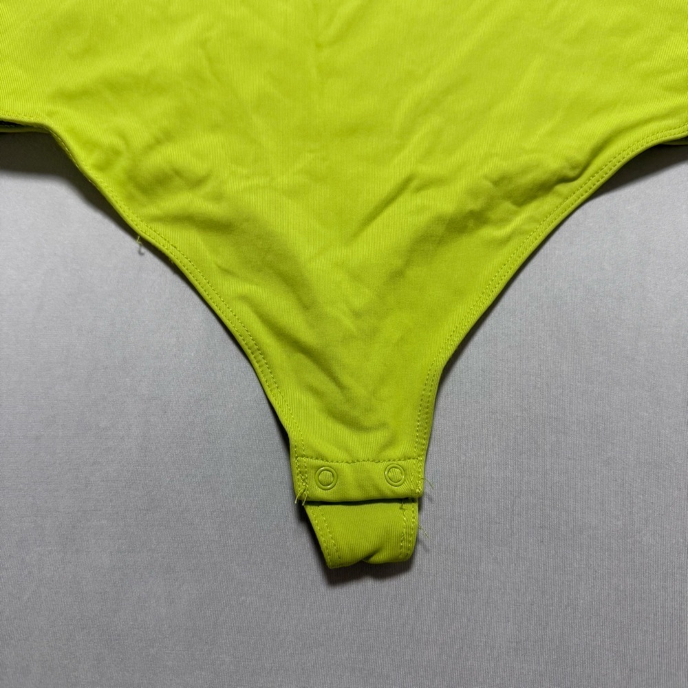 House of Harlow 1960 Chartreuse Green Sleeveless Bodysuit Size S - Picture 4 of 5